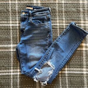 Trendy Distressed Skinny Jeans in Blue